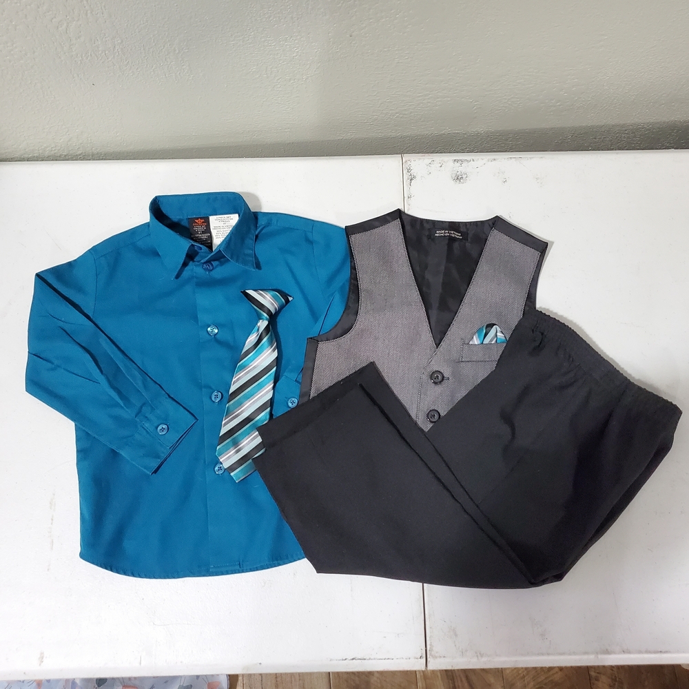 Dockers 4 Piece Suit Set